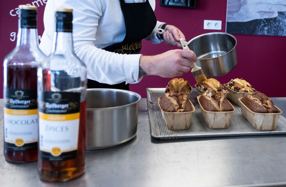 cremes-et-liqueurs-wolfberger-gastronomie-professionnel-imbibage-cake cremes-et-liqueurs-wolfberger-gastronomie-professionnel-imbibage-cake