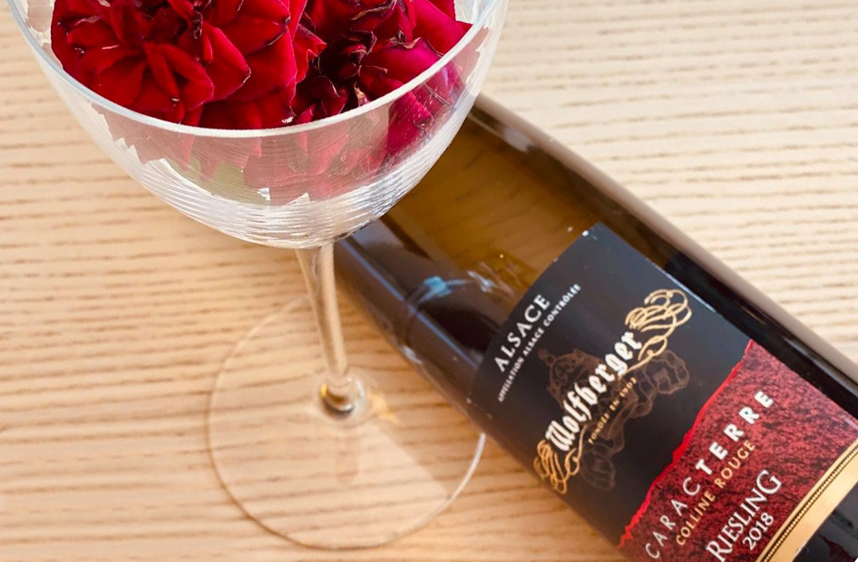 vins-caracterre-bouteille-colline-rouge vins-caracterre-bouteille-colline-rouge